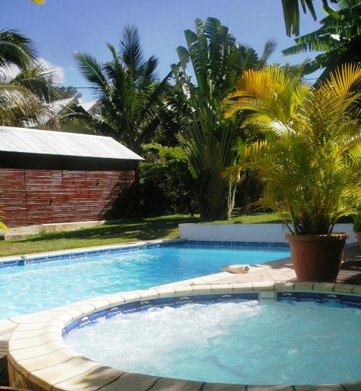 jacuzzi, piscine, abri de jardin